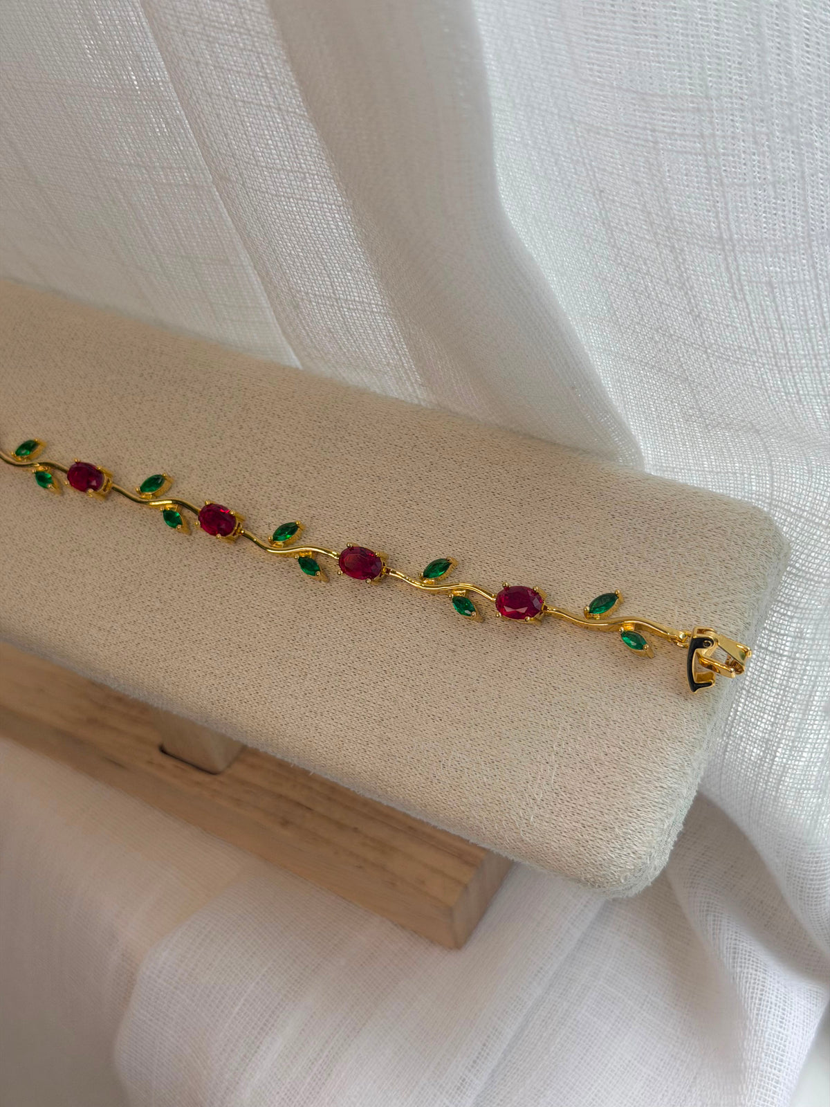 Aureon Tulip bracelet 1.0