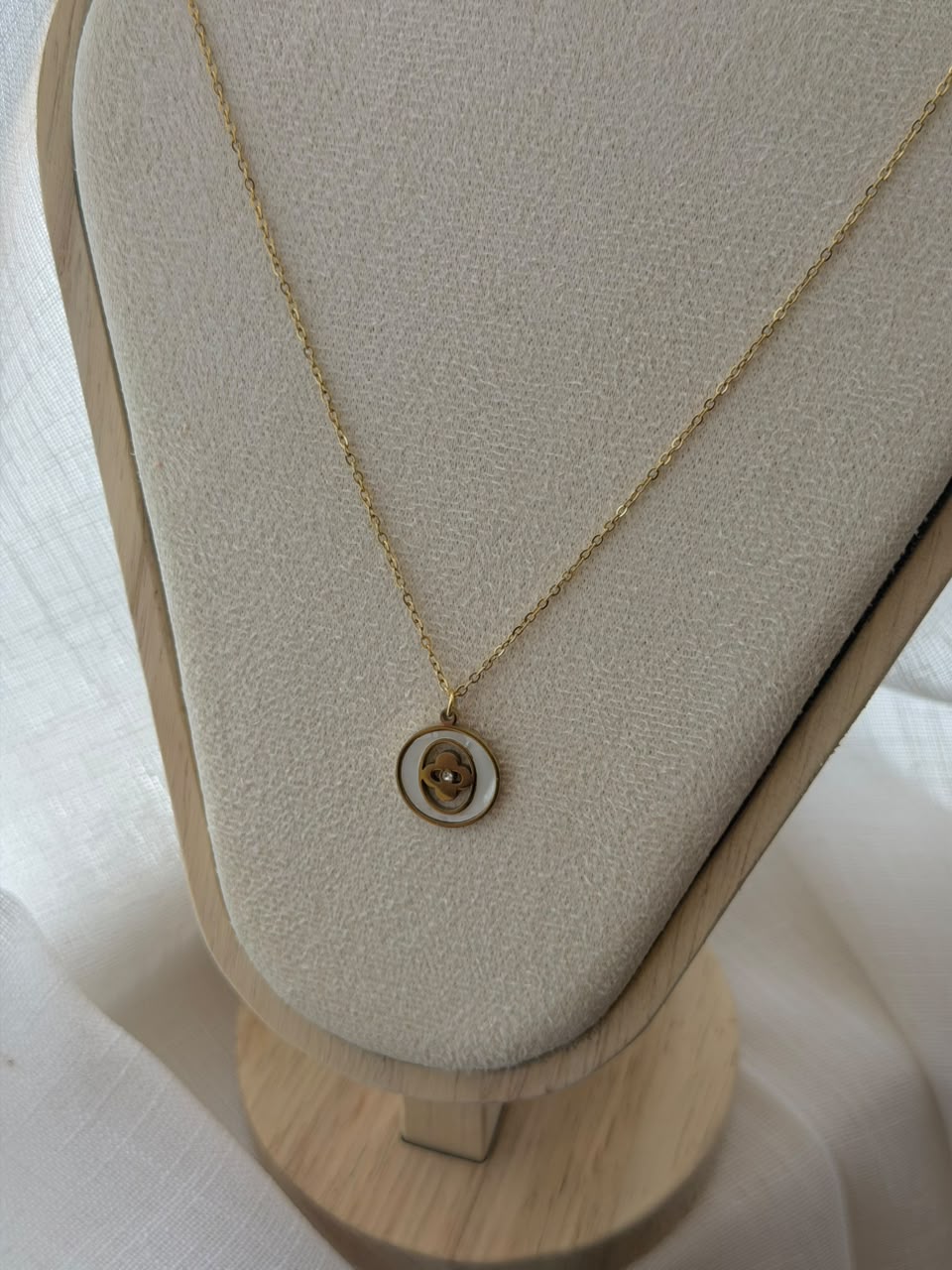 Aureon Solitaire Quatrefoil Necklace
